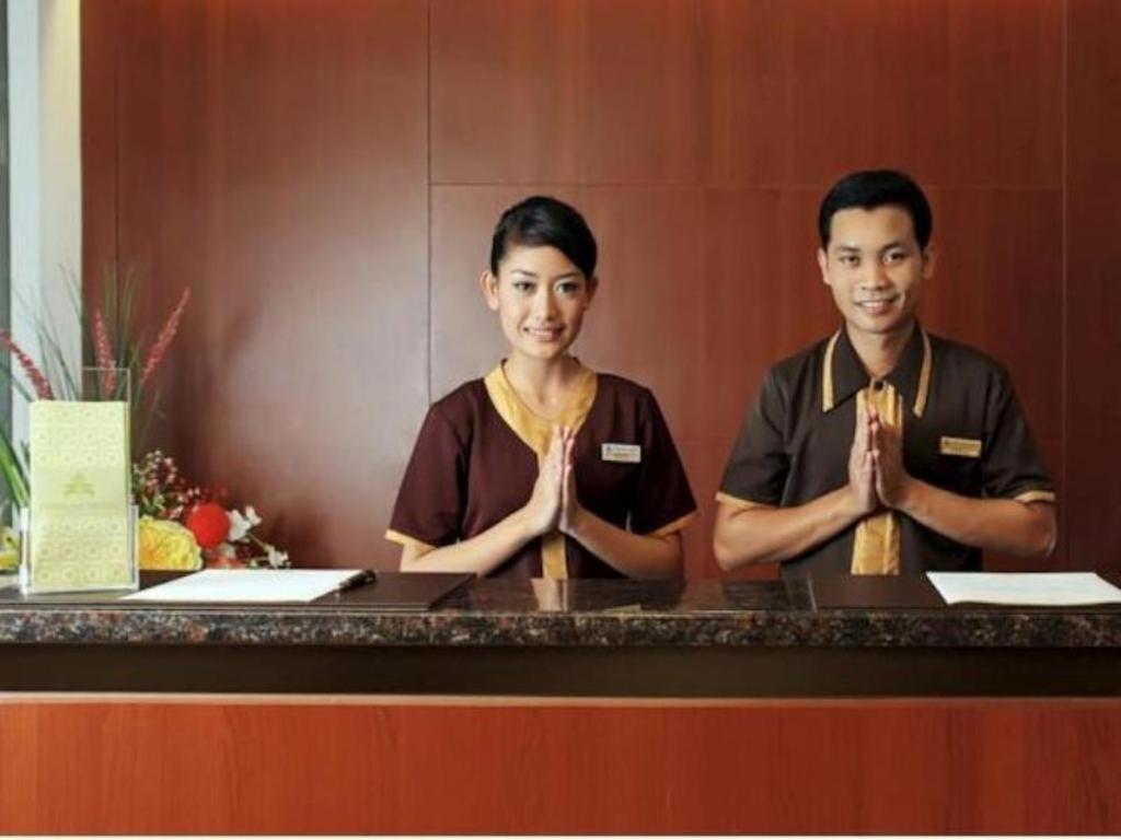 Maesa Hotel Ponorogo Bagian luar foto