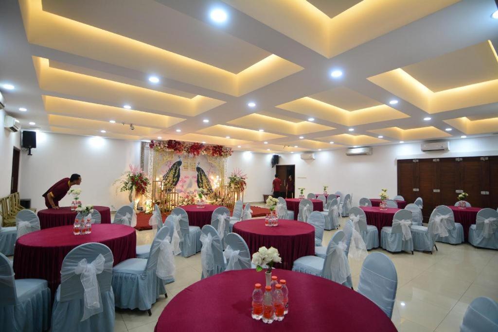 Maesa Hotel Ponorogo Bagian luar foto